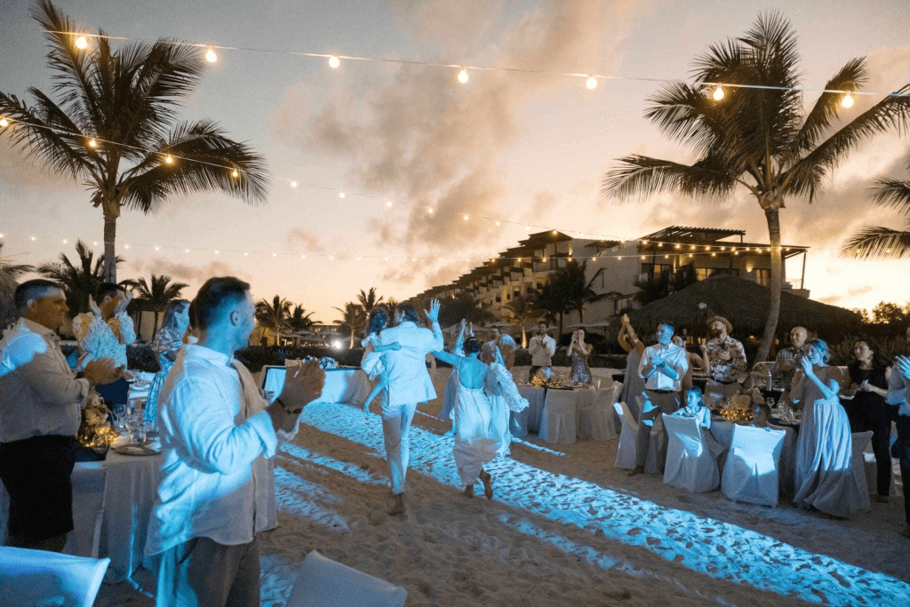 Retour des beaux jours : mariage à la plage